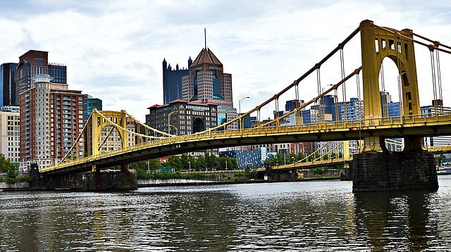 america, pittsburgh, bridge, downtown Pittsburgh, city center, Pittsburgh residents, population of Pittsburgh, bridge access, Allegheny County, best neighborhoods for investment properties