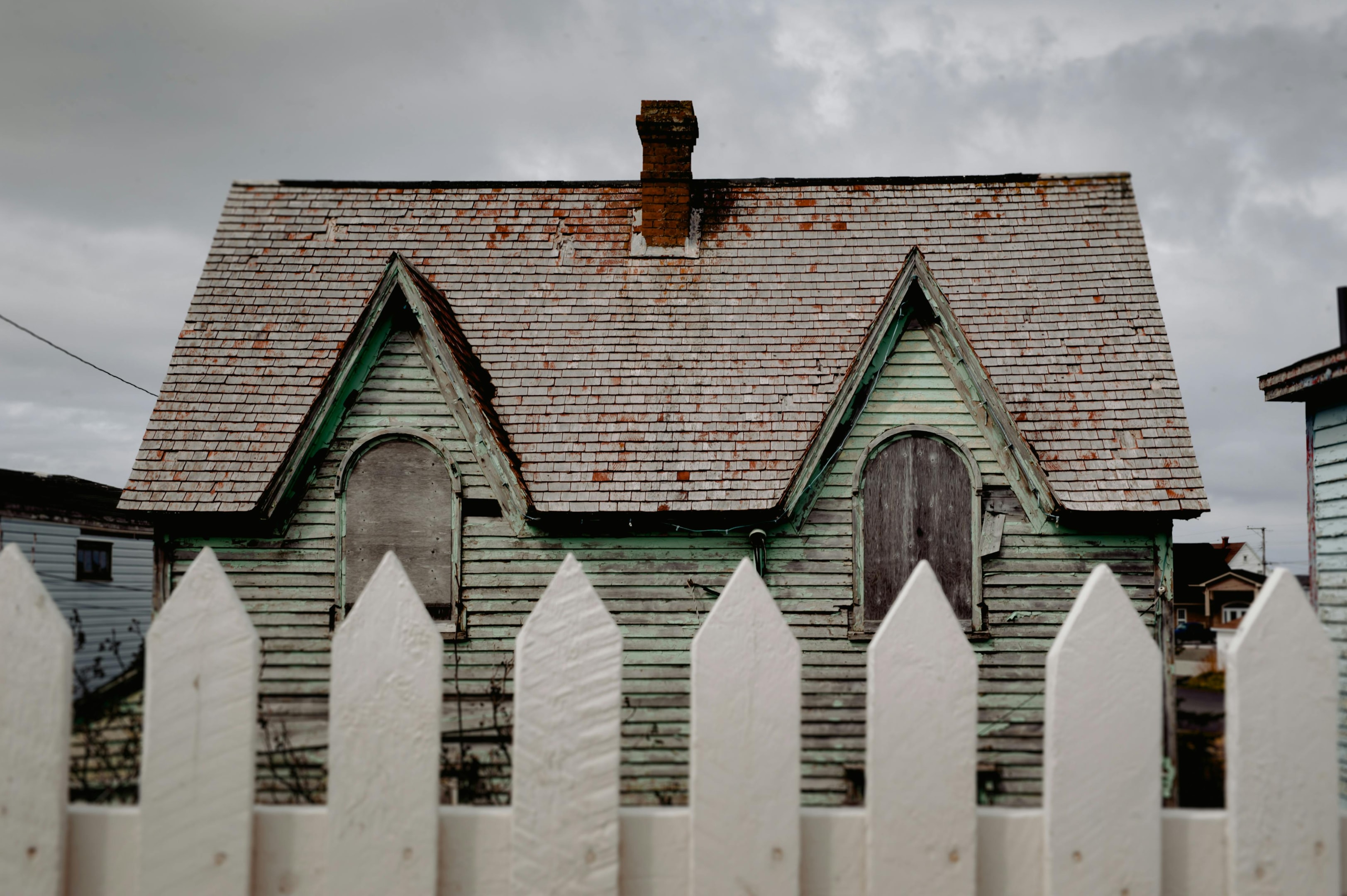 Distressed house to be evaluated by real estate investors as part of their budgeting plan.