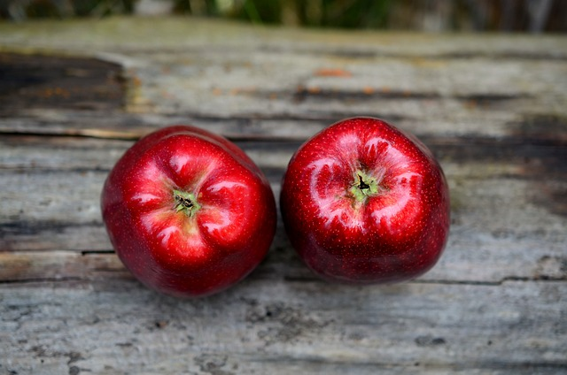 apples, red, pair