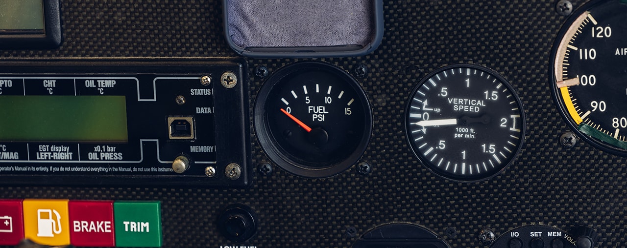 airplane dashboard with Vertical Speed Indicator