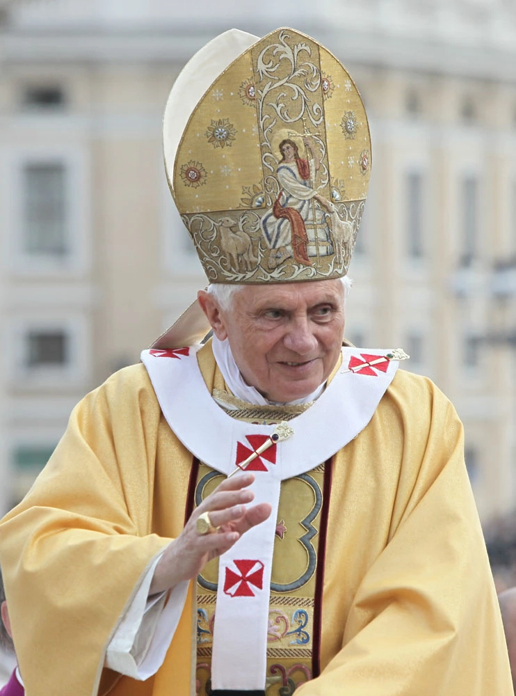 Papież Benedykt XVI w roku 2010. Autorstwa Kancelaria Prezydenta RP - prezydent.pl, GFDL 1.2