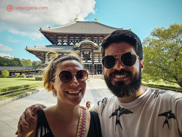 Larissa Pereira e Carlos Arruda, editores do Vida Cigana em Nara, Japão