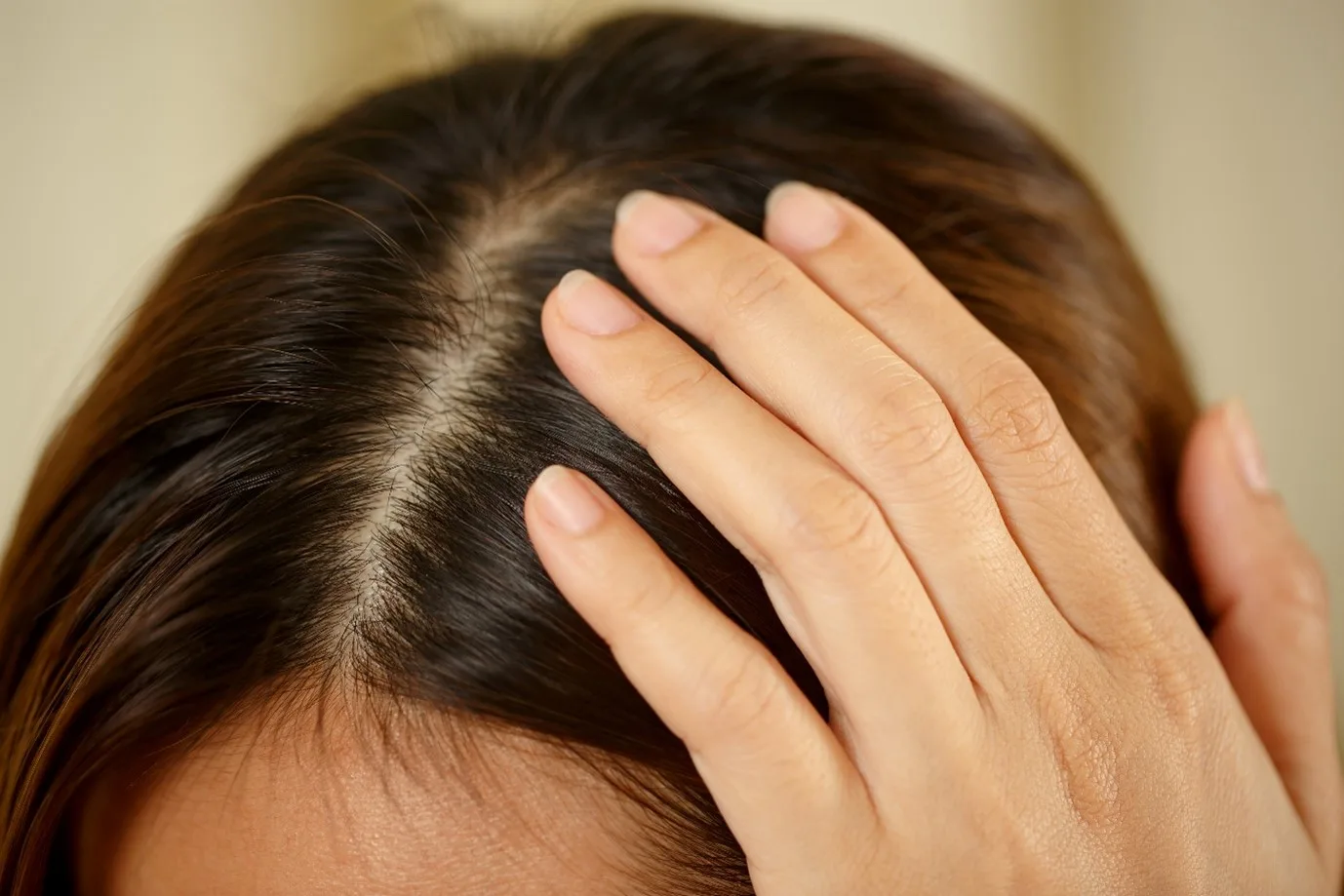 US flag itchy scalp means hair growth