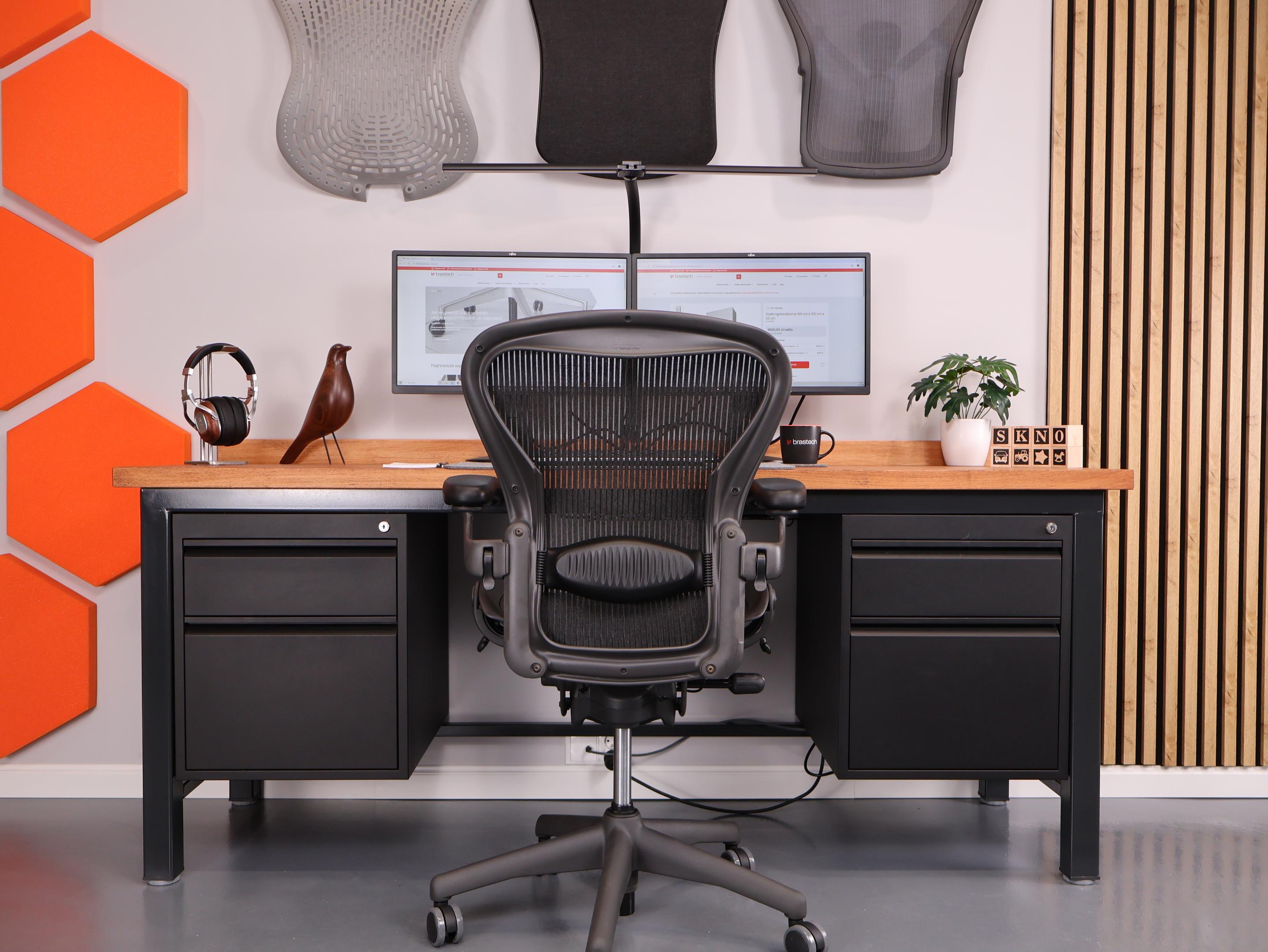 Herman Miller Aeron Classic – kompletna recenzja. Czy to naprawdę jeden z najlepszych foteli biurowych? 1 Herman Miller Aeron Classic. Źródło: Brastech