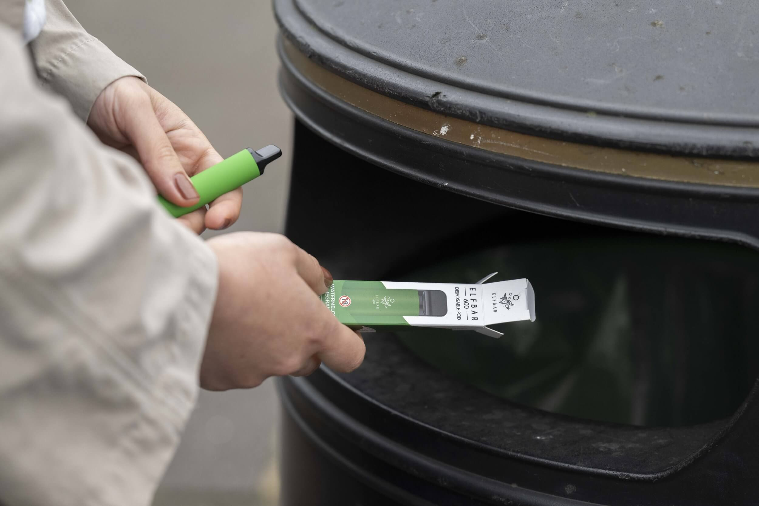 What are the laws on disposable vapes UK?