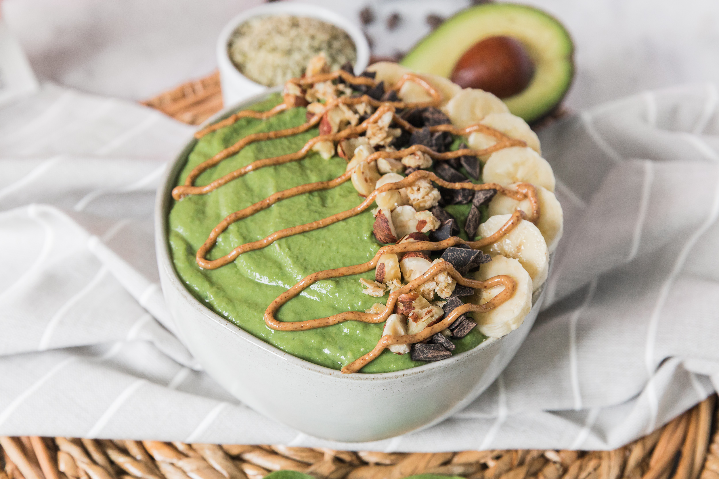 green smoothie bowl for celiac disease to boost immunity and eye health