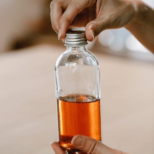 Image of saffron extract in a bottle