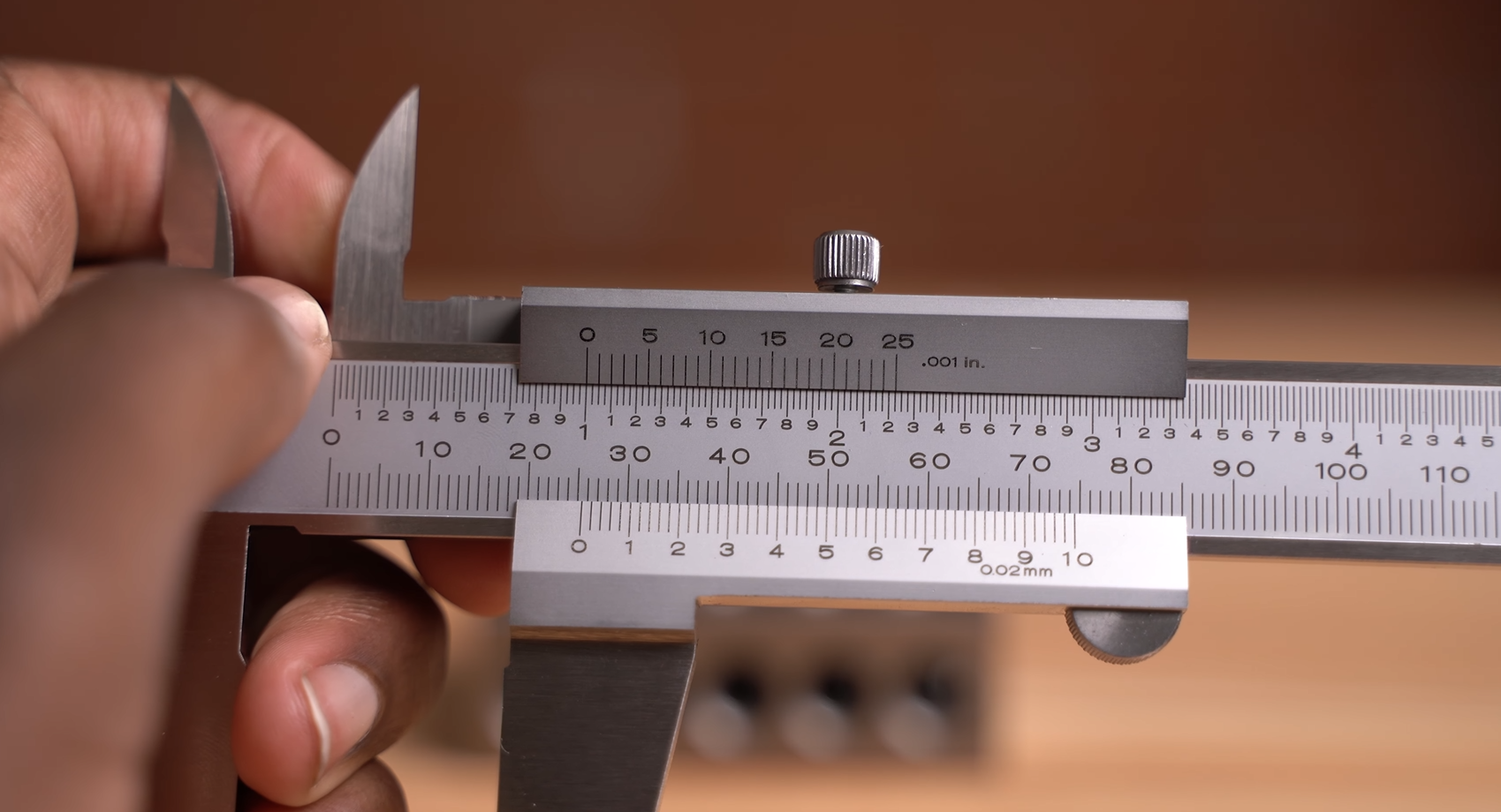 measuring the depth measurement of mitutoyo vernier caliper