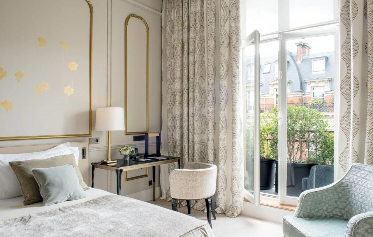 hotel rooms with free wifi and eiffel tower view 