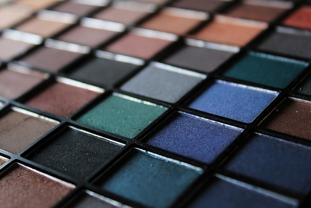 eye shadow-cosmetics-color palette-customizable-palettes
