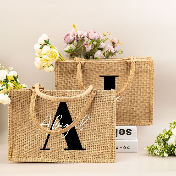 Personalized bridesmaid tote bags. Pinterest @HadmadeCeramicTH