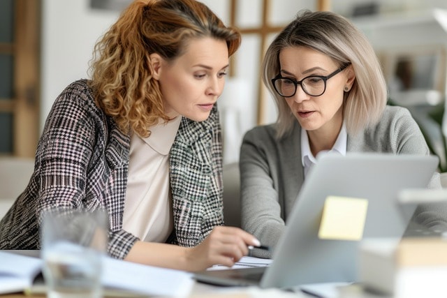 women, business, owrk, office, laptop, computer, businesswoman, people, meeting