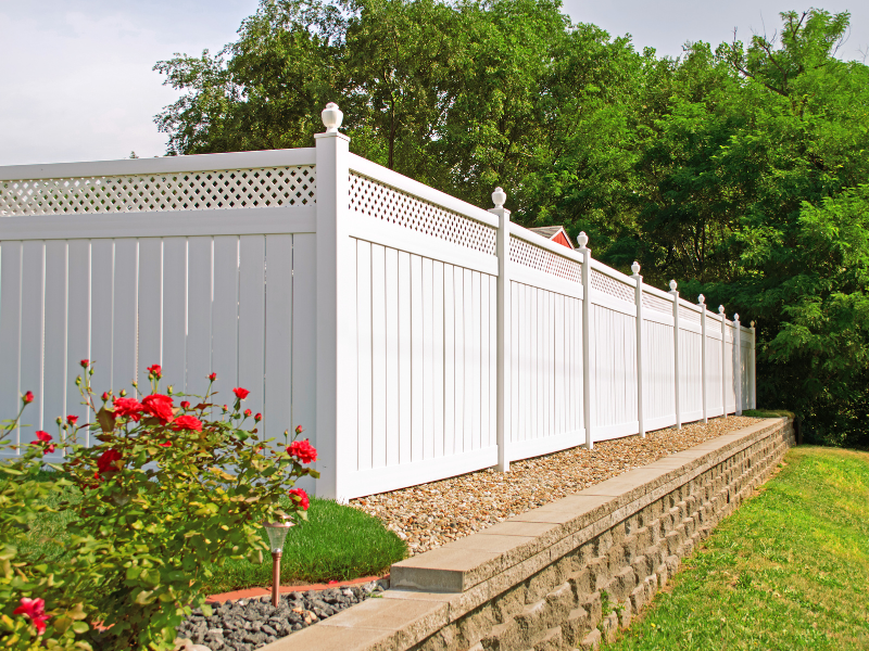 An image showing af vinyl fencing option.