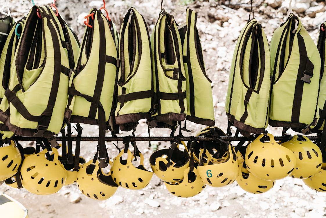 finding safety gear products to sell online