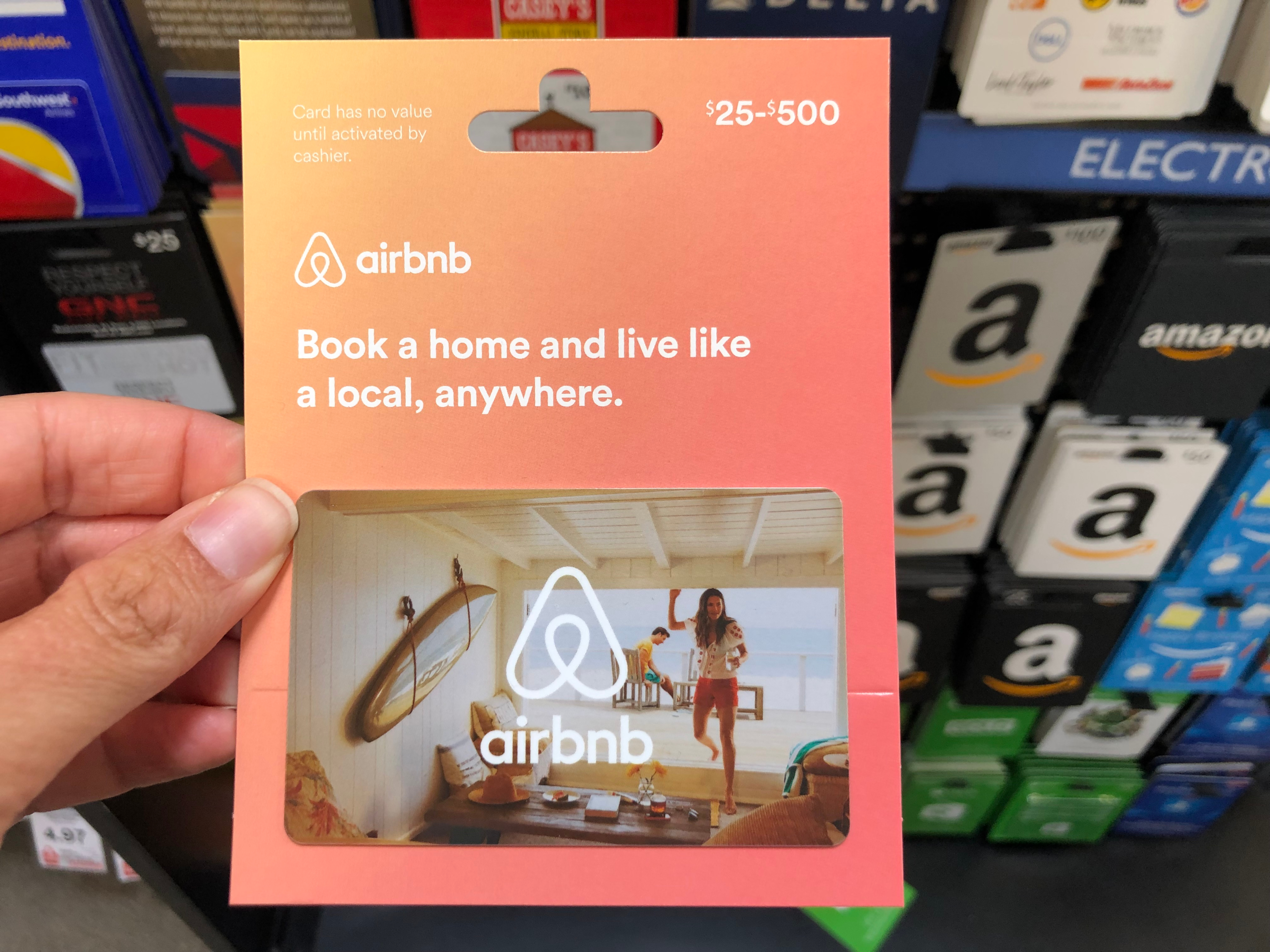 Cómo funcionan las tarjetas de regalo de Airbnb, recibe por correo electrónico, tarjeta regalo por sms.