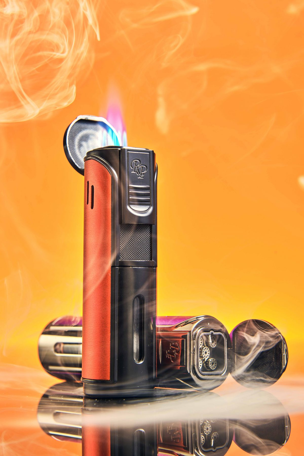 A compact and portable cigar lighter