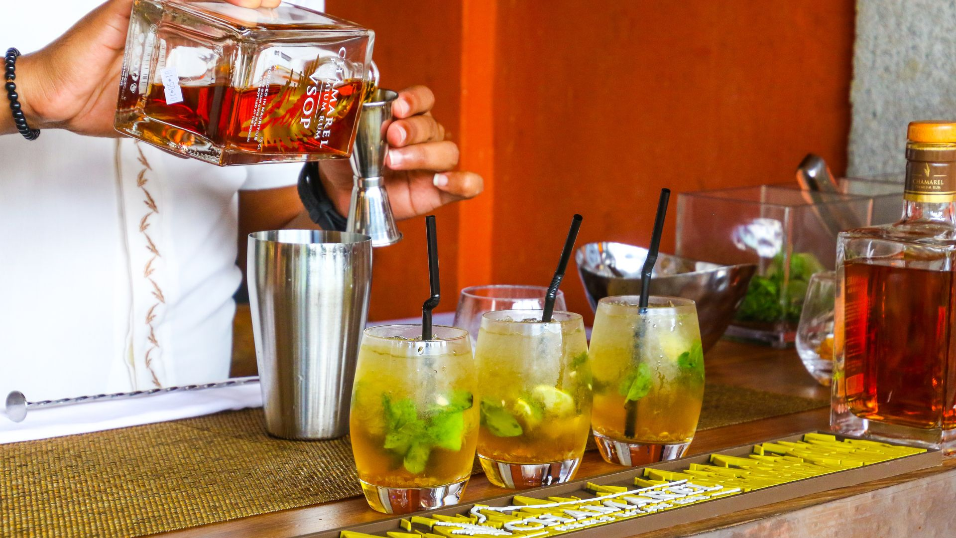 Do All Mobile Bar Hire Services Offer The Same Level Of Service? -