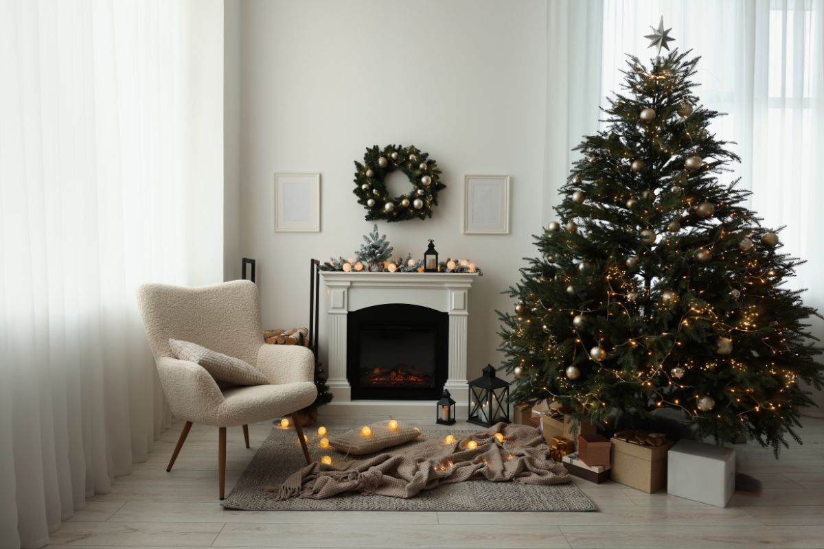 A cozy farmhouse style christmas mantel with festive decor.