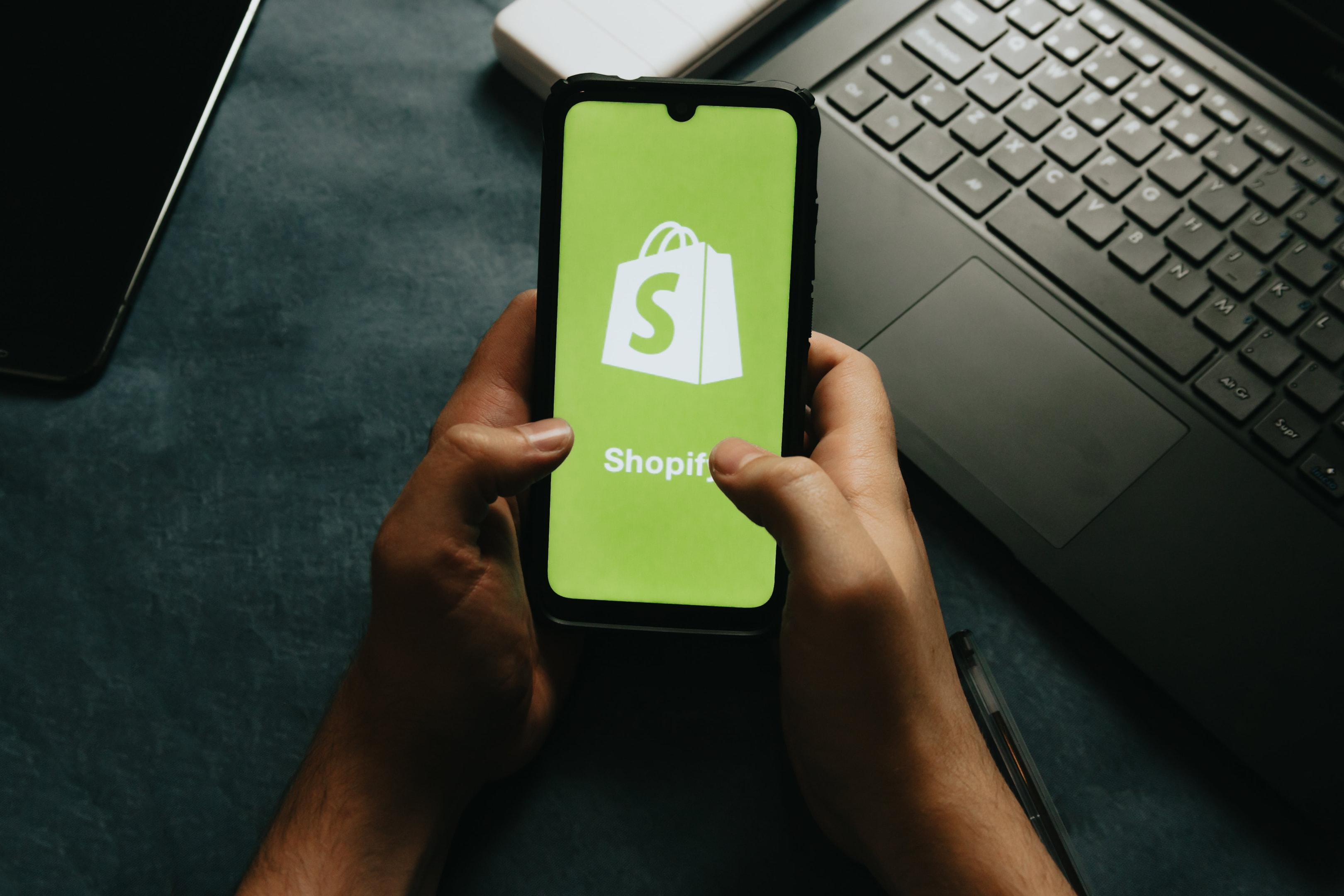 Shopify Cell Phone How to Choose the Right Shopify Agency for Your Ecommerce Business