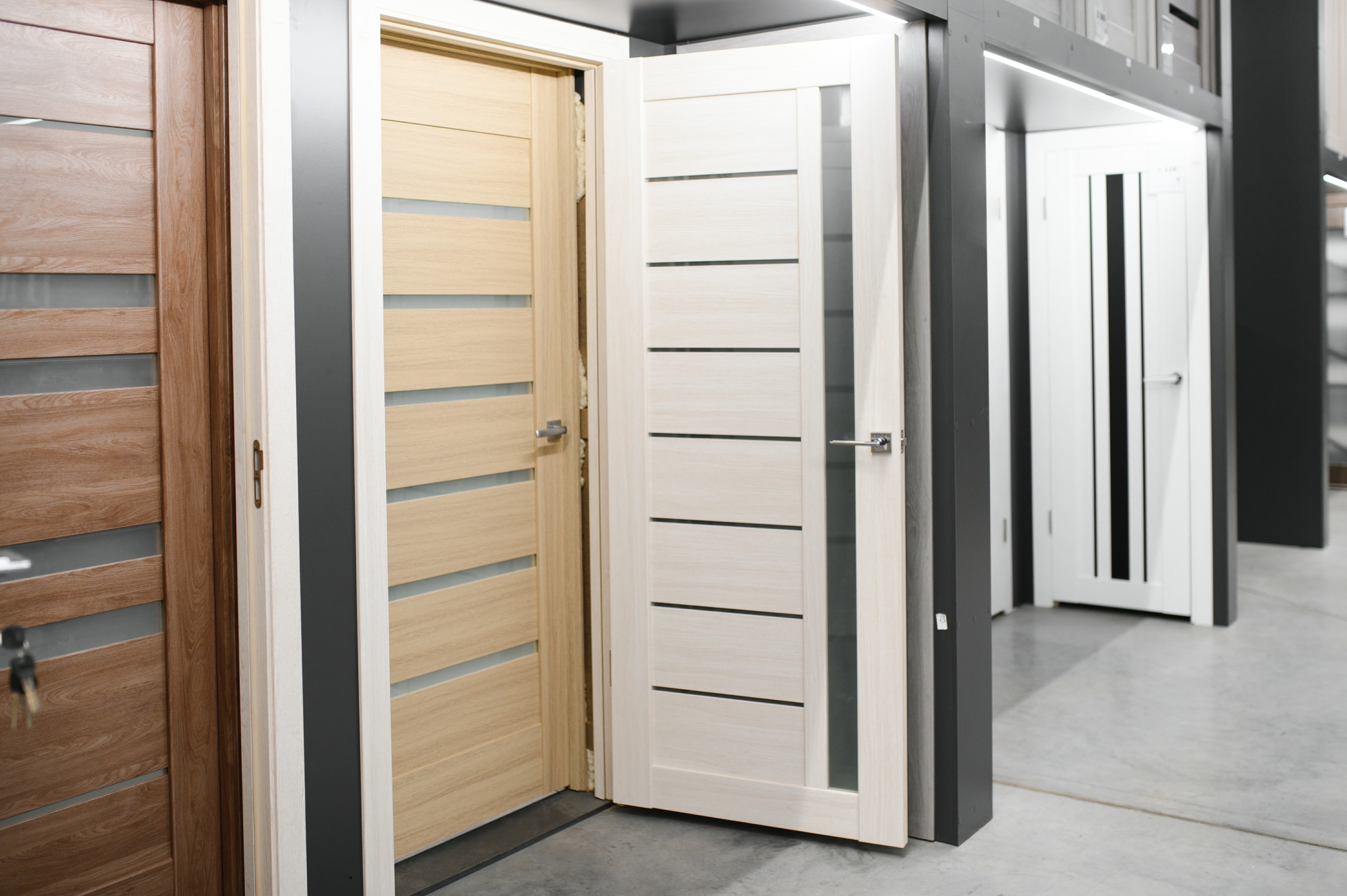 Comparison of solid core and hollow core doors for soundproofing.