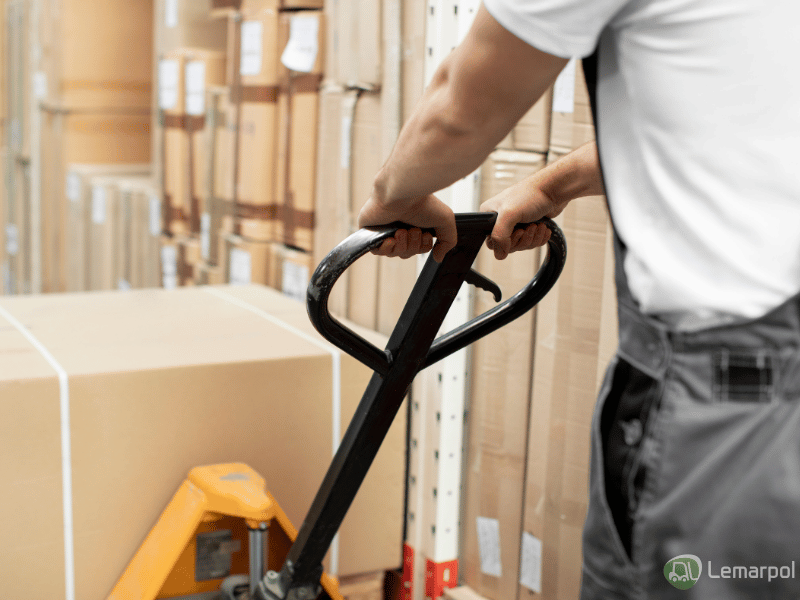 operator paleciaka do kompletacji zamówień