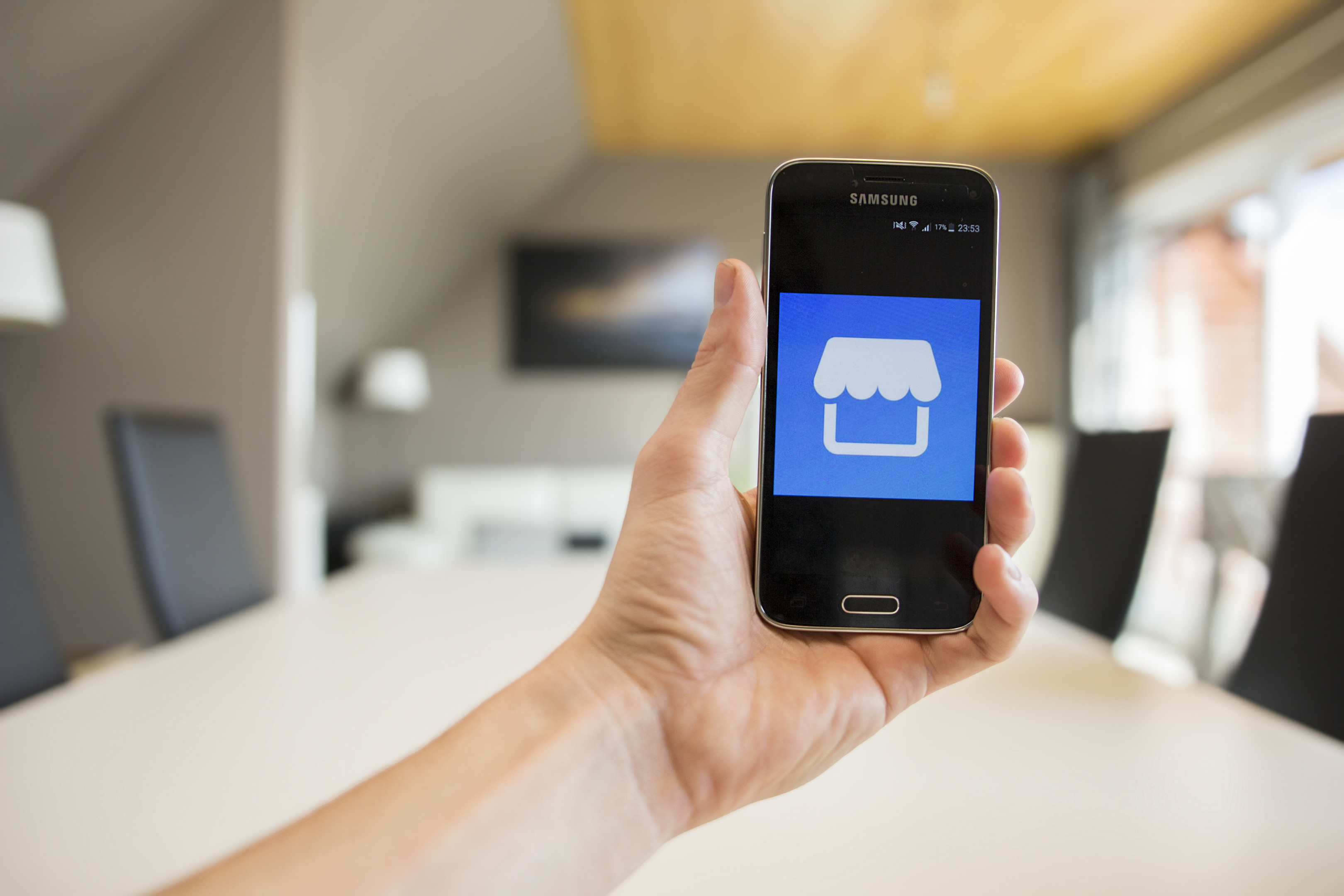 Arranging a free furniture collection service