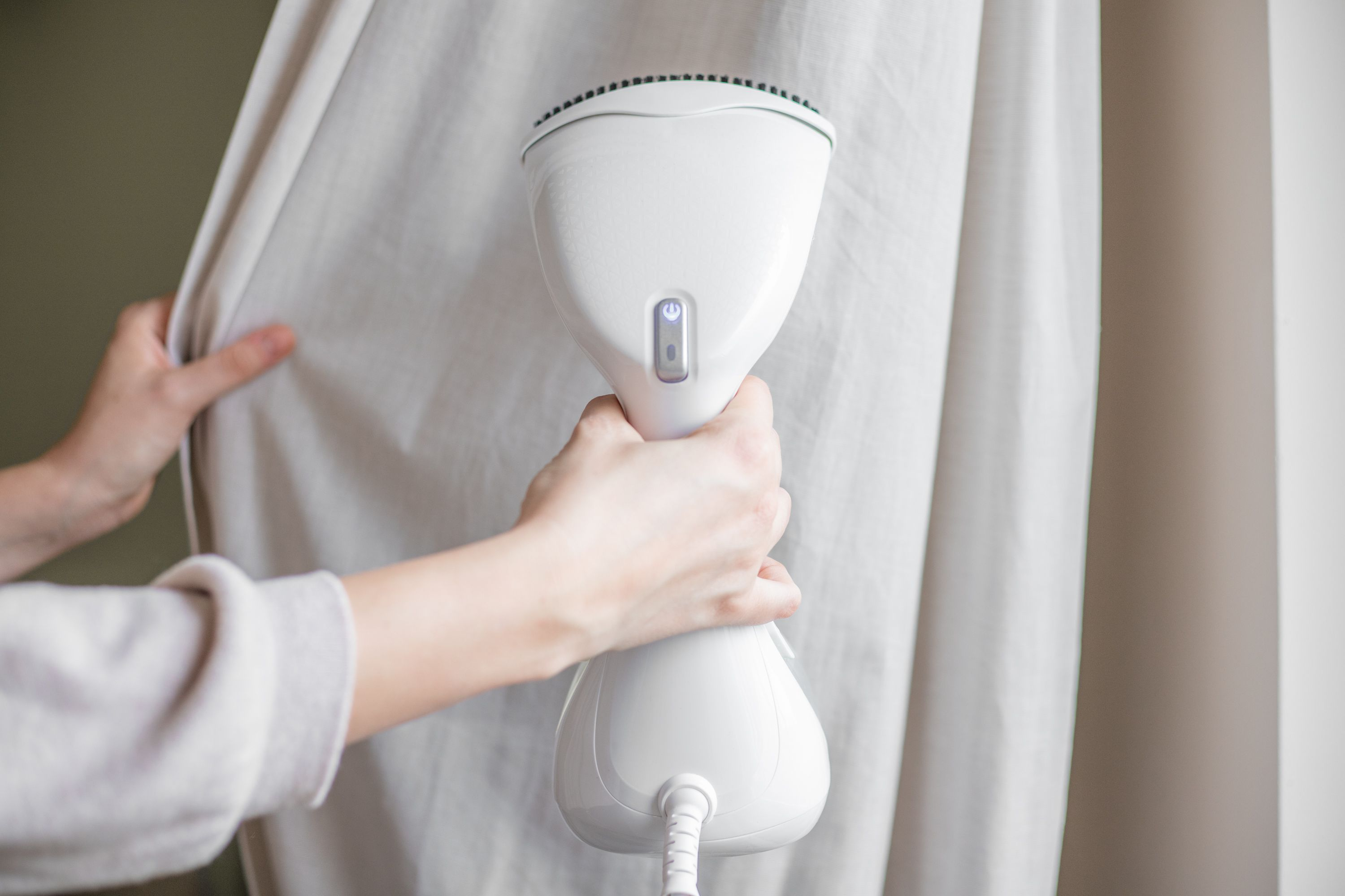 How to clean curtains with a steam cleaner