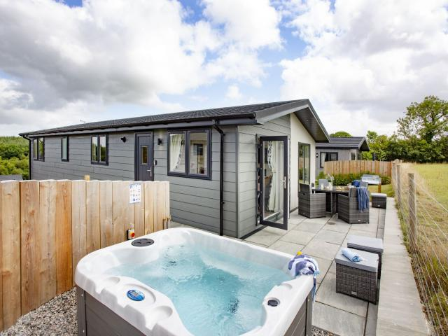 Snowdrop Lodge, 9 Roadford Lake Lodges