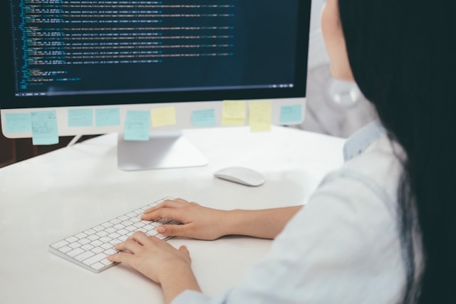 Abstracta illustration: Functional and Non-Functional Requirements: 11 Key Insights for Enterprise Software
