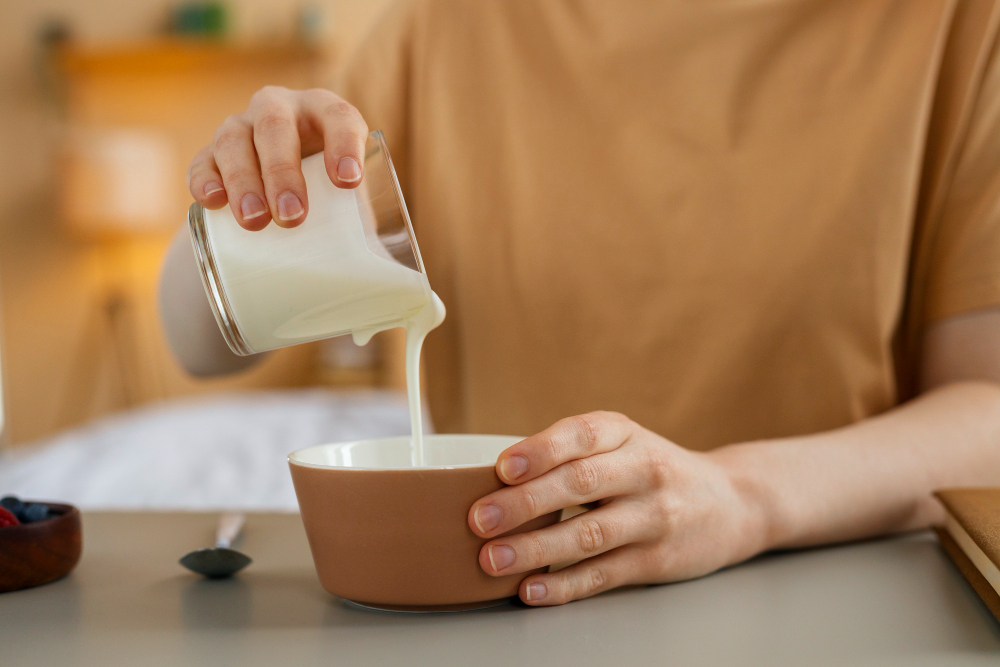 O whey protein é a proteína do soro do leite. Fonte da imagem: Freepik.