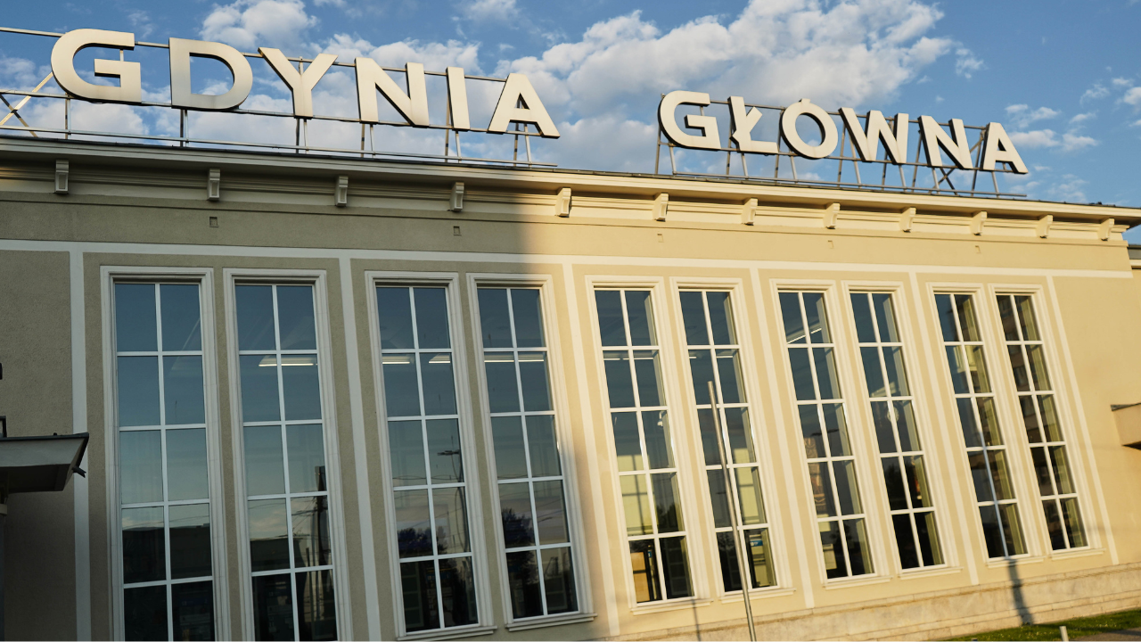 Gdynia - gdzie wynająć auto? / canva