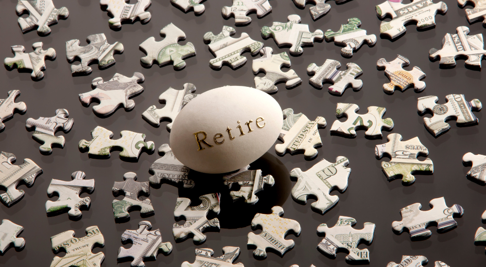 Retire written on an egg