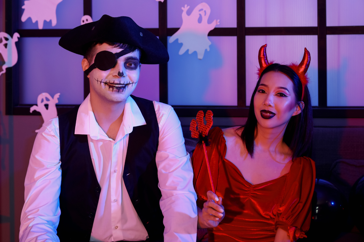 Scary couples Halloween costumes for a spooky night.