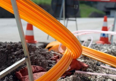 cables are buried shallower than gas pipes