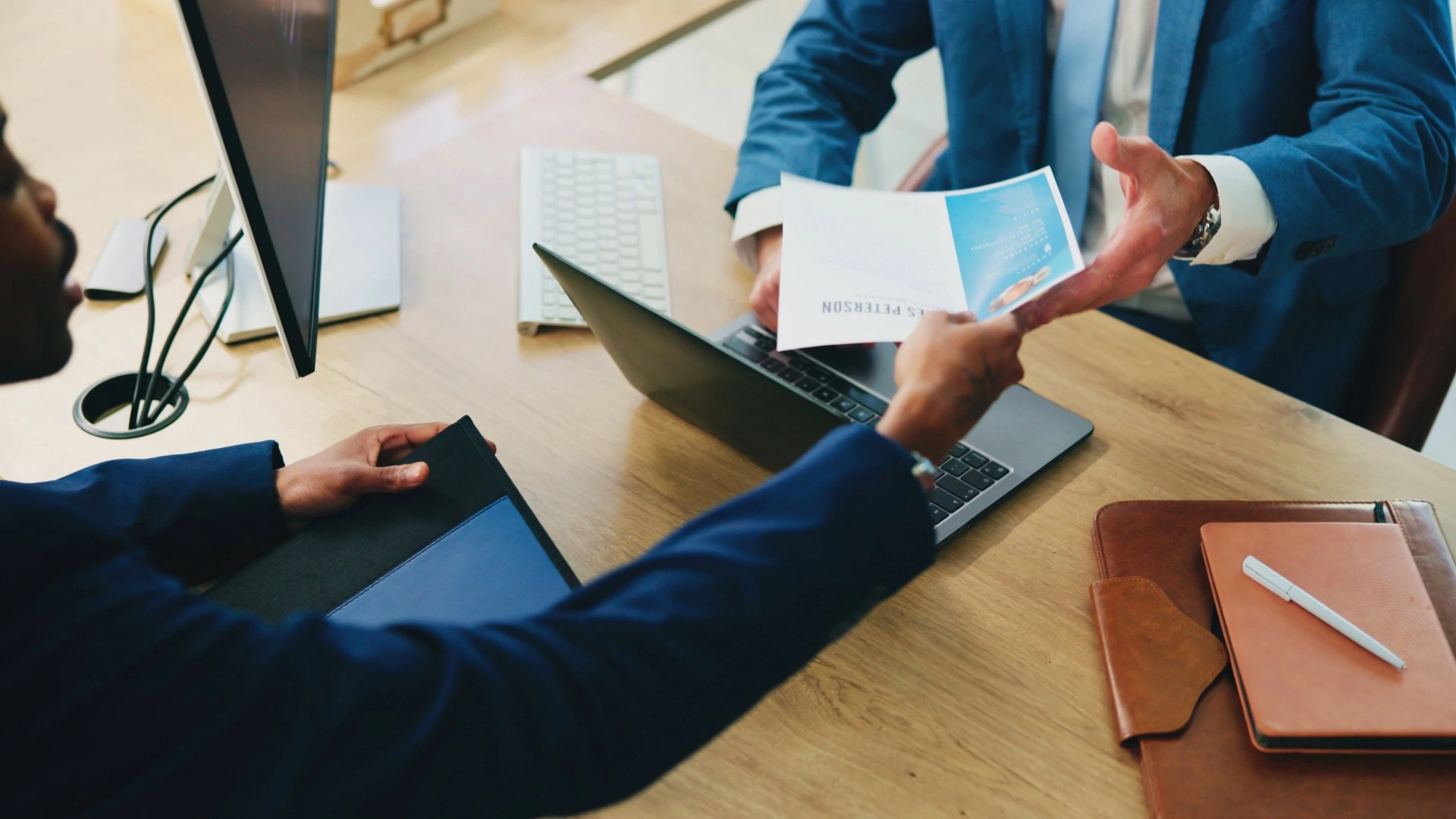 An advertising coach helps you develop a tailored SMO strategy for business success