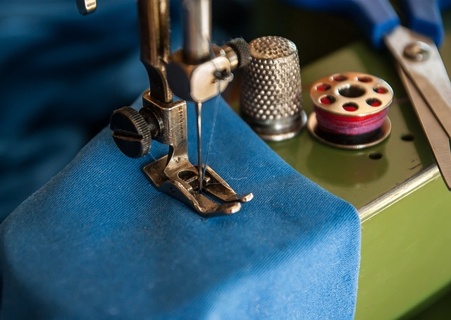 sewing machine and thimble