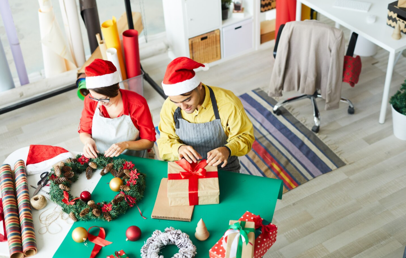 Creative Ways to Use Custom Christmas Ornaments