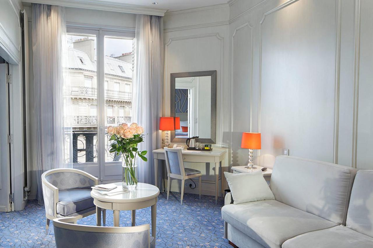 4 star hotels in paris with courtyard garden
