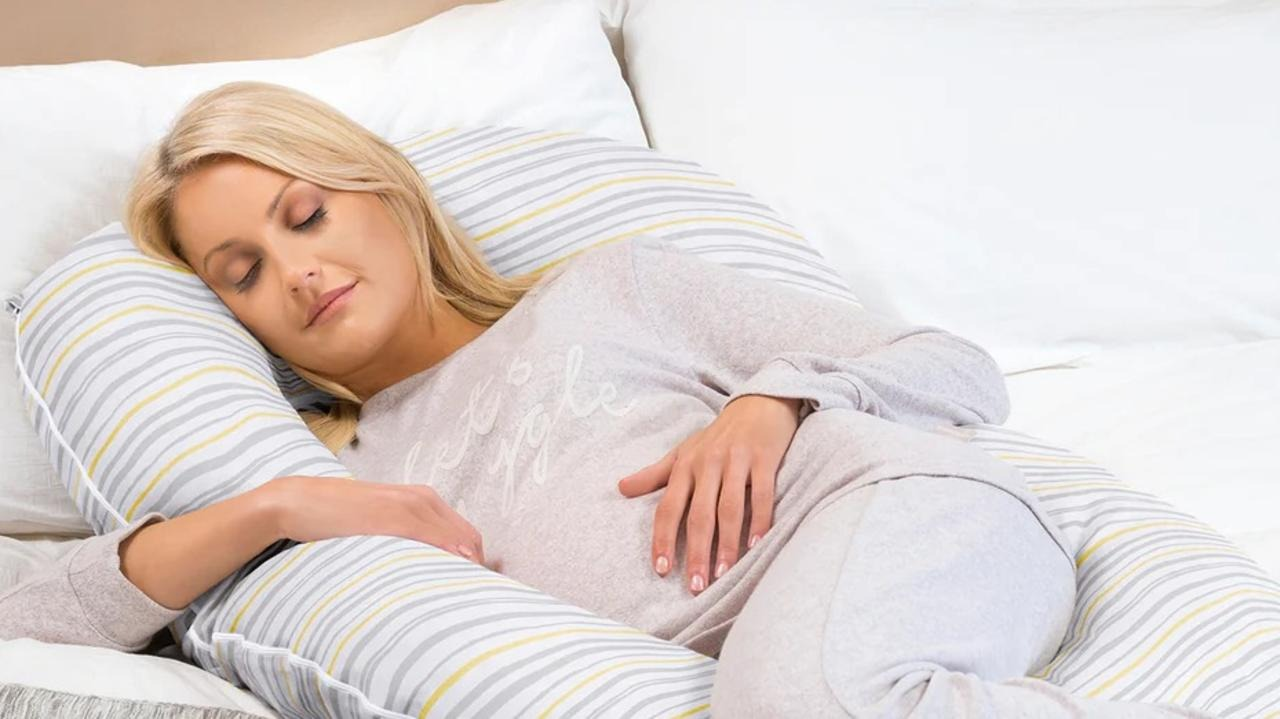 shaped pregnancy pillow, how to use a pregnancy pillow