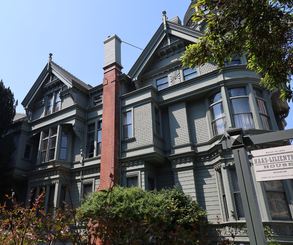 Large summer houses like the Haas-Lilienthal House are other historic places in San Francisco.