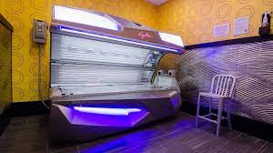 What Are The Pros And Cons Of Planet Fitness' Tanning Beds? - Liquid Image
