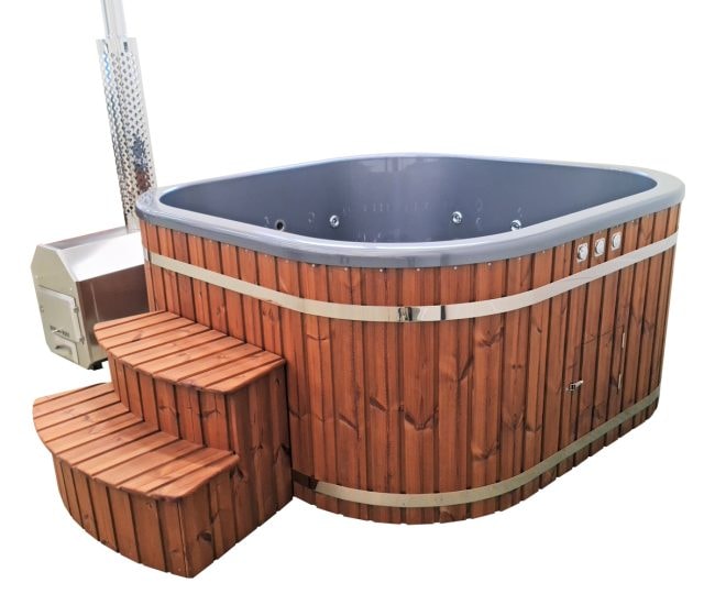 W przypadku balii ogrodowych, takich jak na zdjęciu, wkład ma znaczenie – chociażby dla utrzymania w czystości.