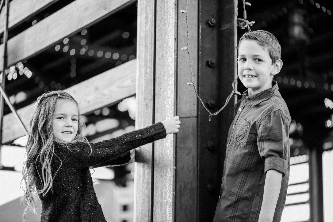 Kids playing during a family photo session in Scottsdale, Az.