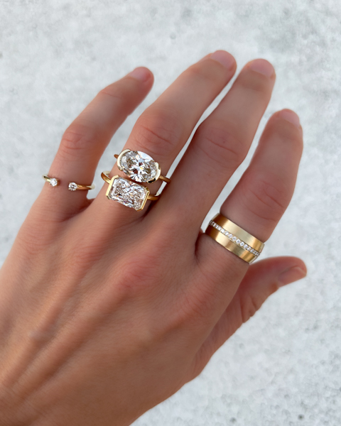 Half Bezel solitarie rings