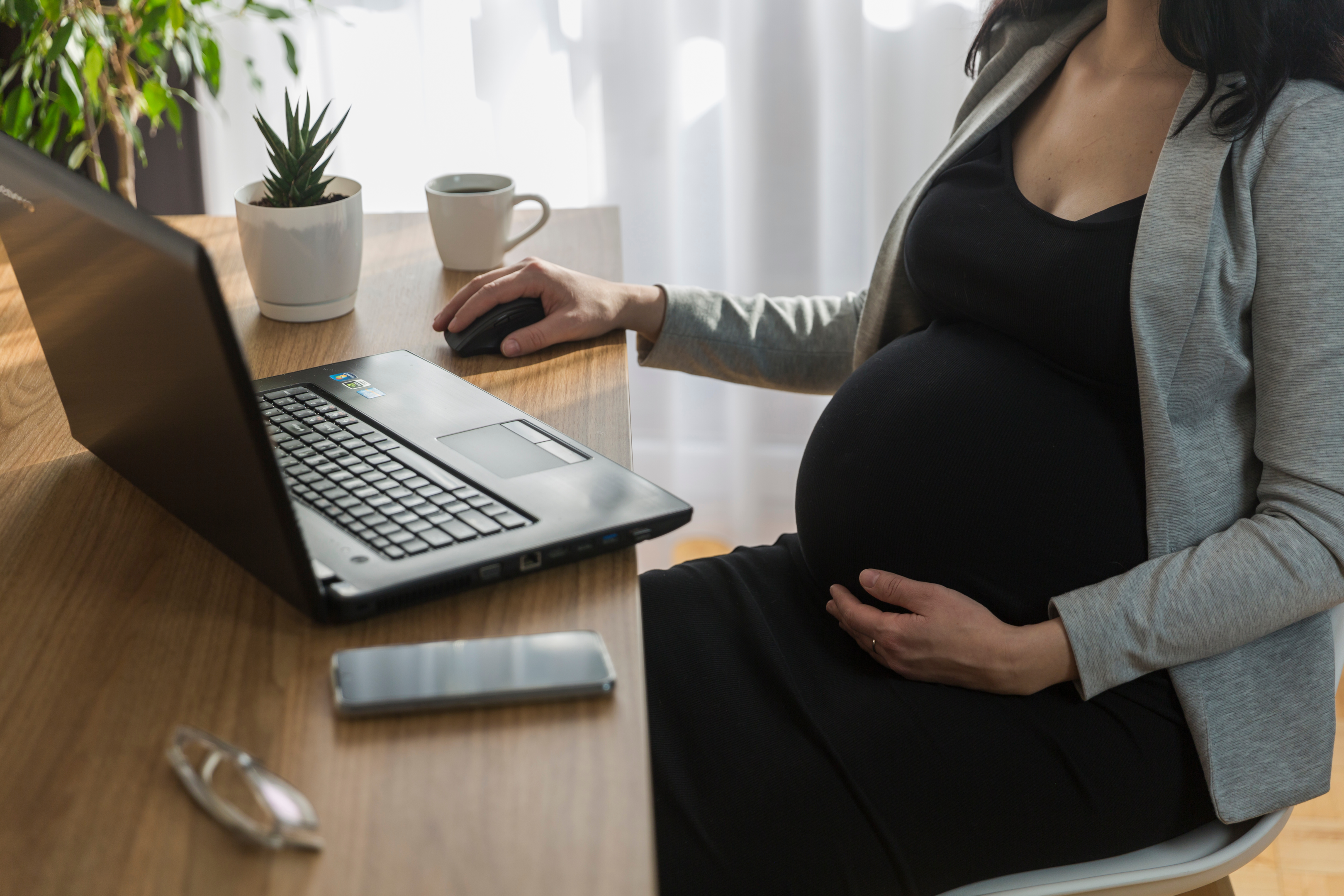 Employment Lawyer: Know Your Rights During Pregnancy at Work