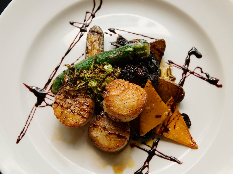 Seared Scallops with Sautéed Kale