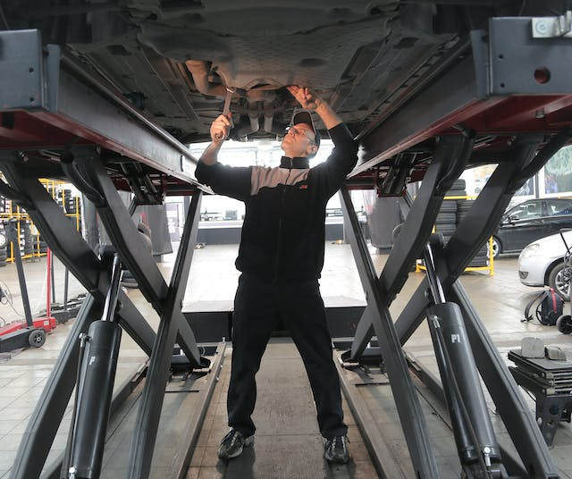 Take advantage of solutions prioritizing driver safety and reducing costs, driving your fleet toward a more secure and economically efficient future.