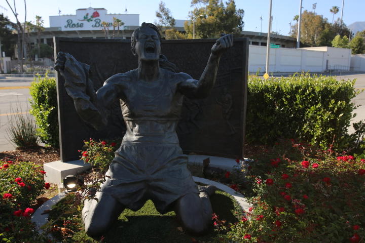 Rose Bowl Stadium Statue Dedicated To USA Women's World Cup Champions | Pasadena Today