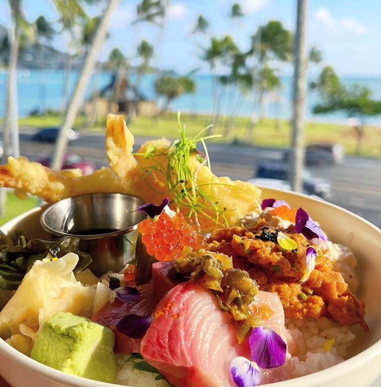 helena's hawaiian food with traditional hawaiian food