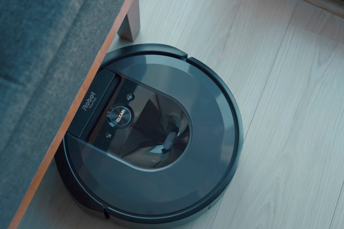Robot vacuum cleaner will maintain cleanliness during longer stays
